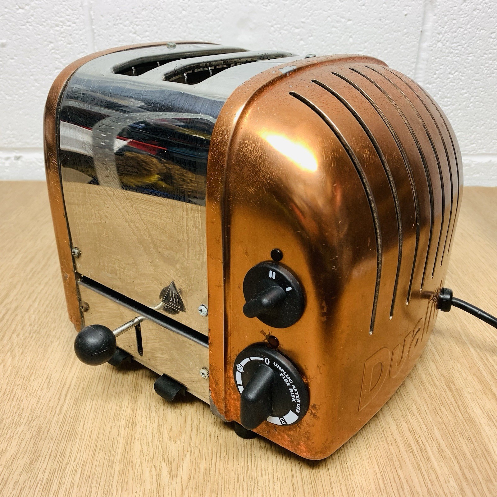 Dualit 2 Slice Classic Toaster Copper Design Tested & Working Model D2BMHA