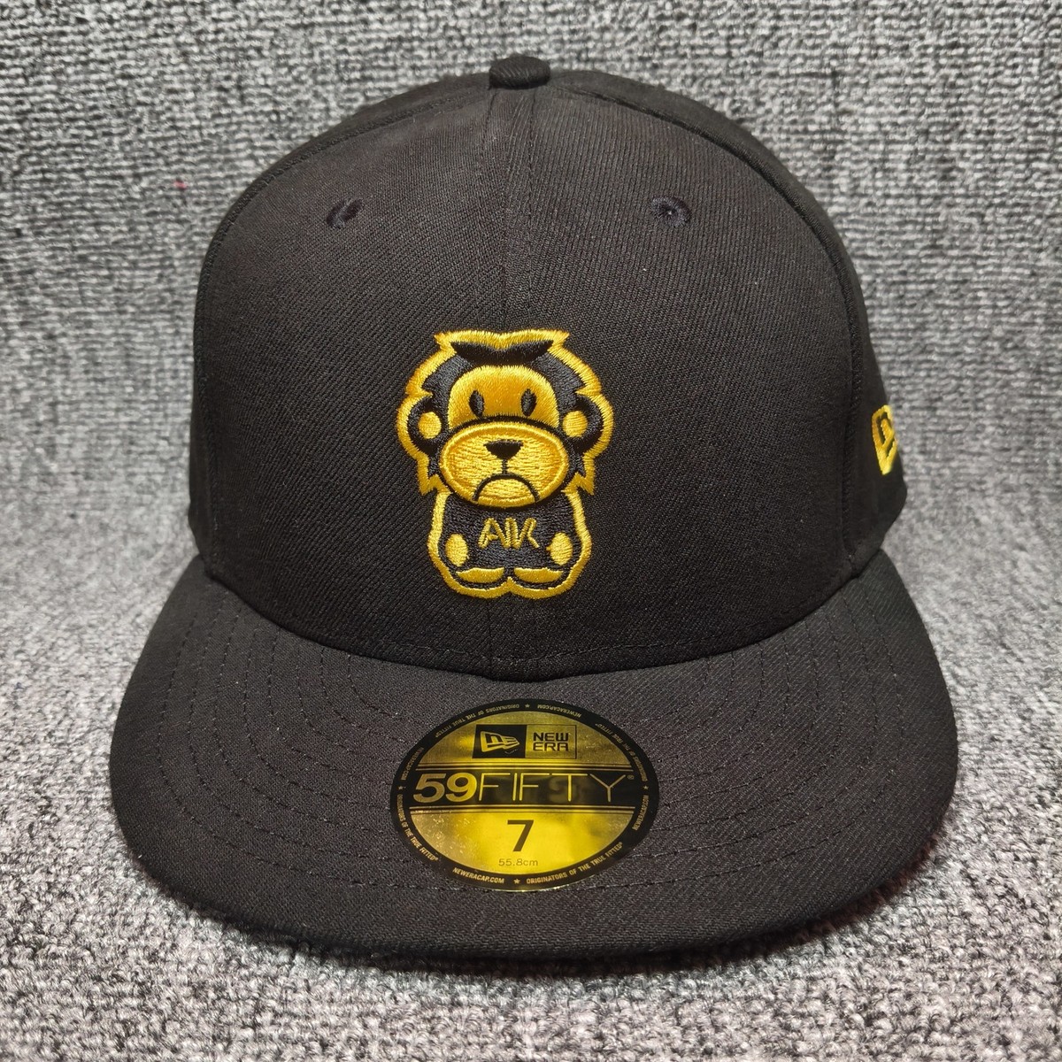 New Era 59FIFTY Black Fitted Hat Size 7 Gold Monkey Graphic AK BABE