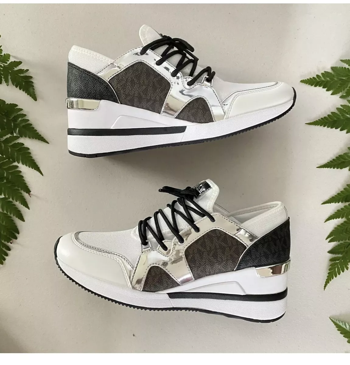 Black Suede Silver Glitter Bronze MICHAEL KORS Liv Trainer Sneakers 9 M eBay #19 Black Suede Silver Glitter Bronze MICHAEL KORS Liv Trainer Sneakers 9 M eBay