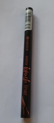 Essence: Easy Brush Liner - Eyeliner Spitze mit feinen Härchen 0,7 ml  01 Black