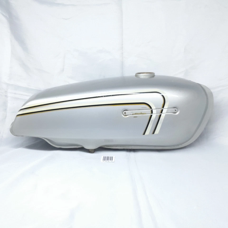 Tanque de gasolina Kawasaki 100 G7 G7S G7T G7E KH100 plateado USADO Foto 2 de 4