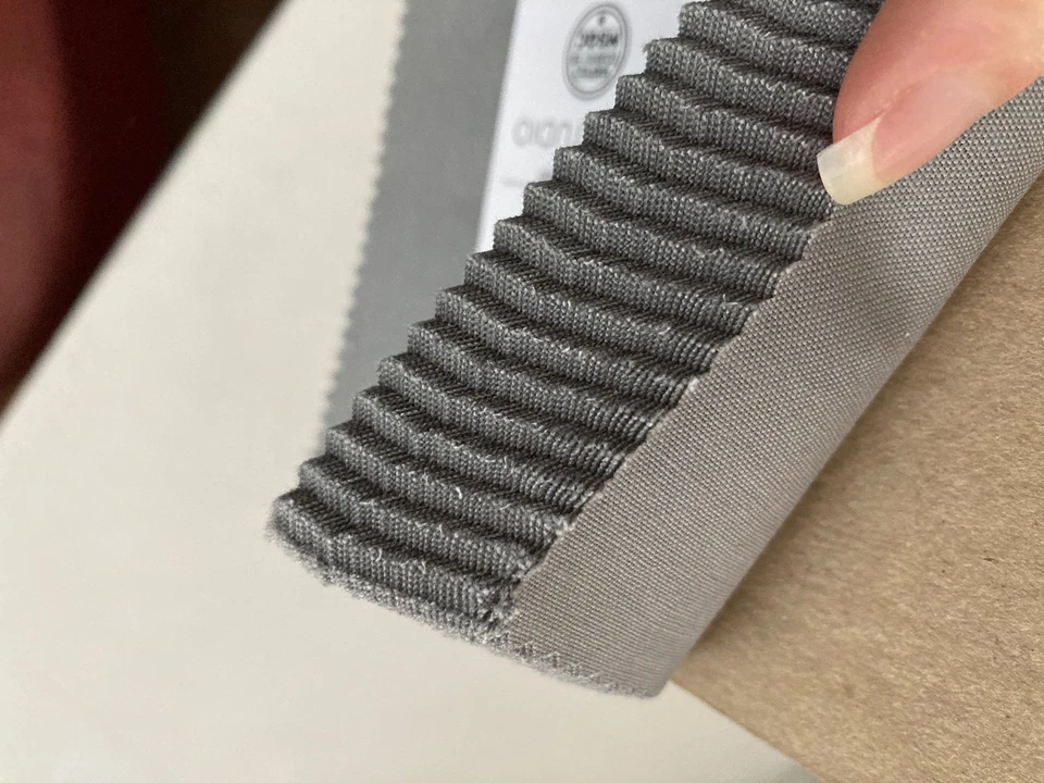 Algodón Supreme Sólidos Plata RJR Estudio Gris Tela 5" Paquete de Dijes, 42 piezas Foto 2 de 2