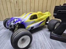 Vintage Duratrax Nitro Evader ST RC Stadium Truck In Excellent Condition 