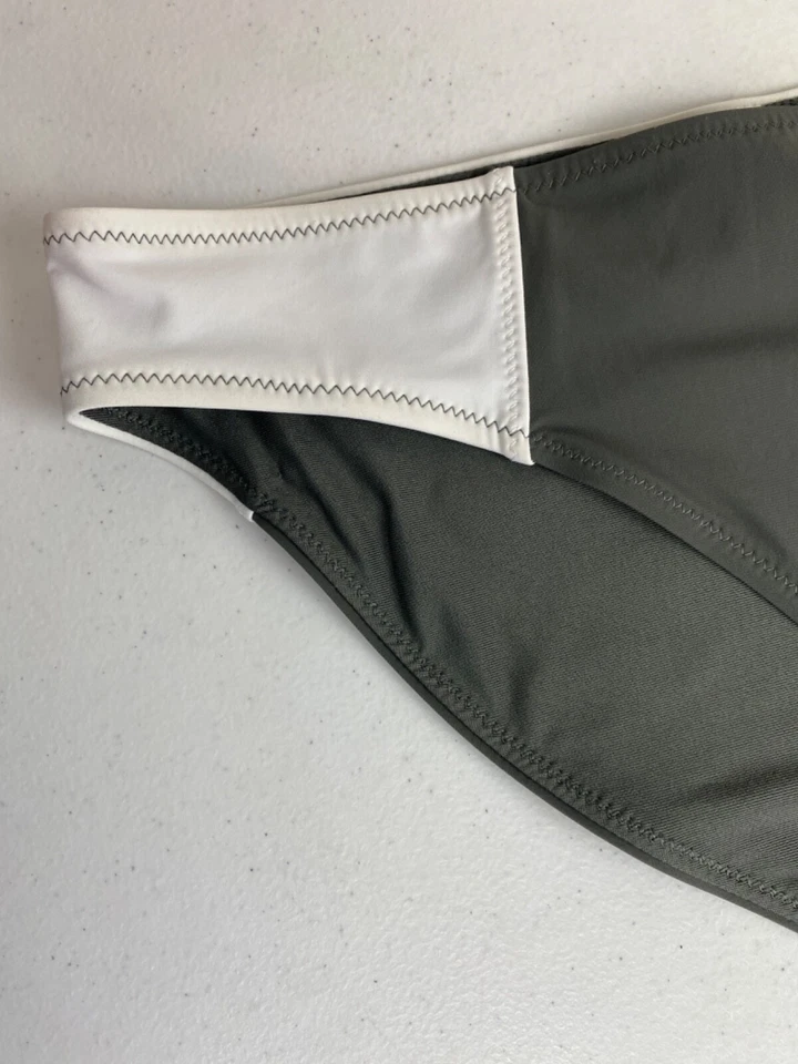 Parte inferior de bikini Athleta para mujer gris medio/blanco cobertura completa parte inferior playa suma Foto 4 de 4