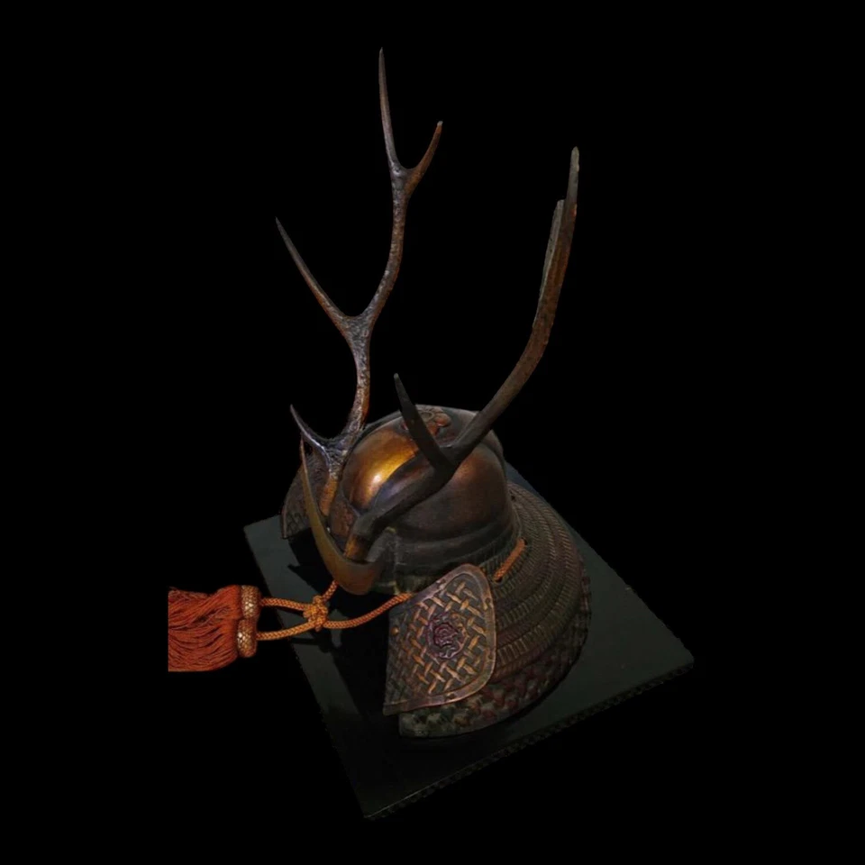 Antiguo casco samurai japonés Kabuto Dragon Armadura Yoroi insostenible Foto 4 de 4