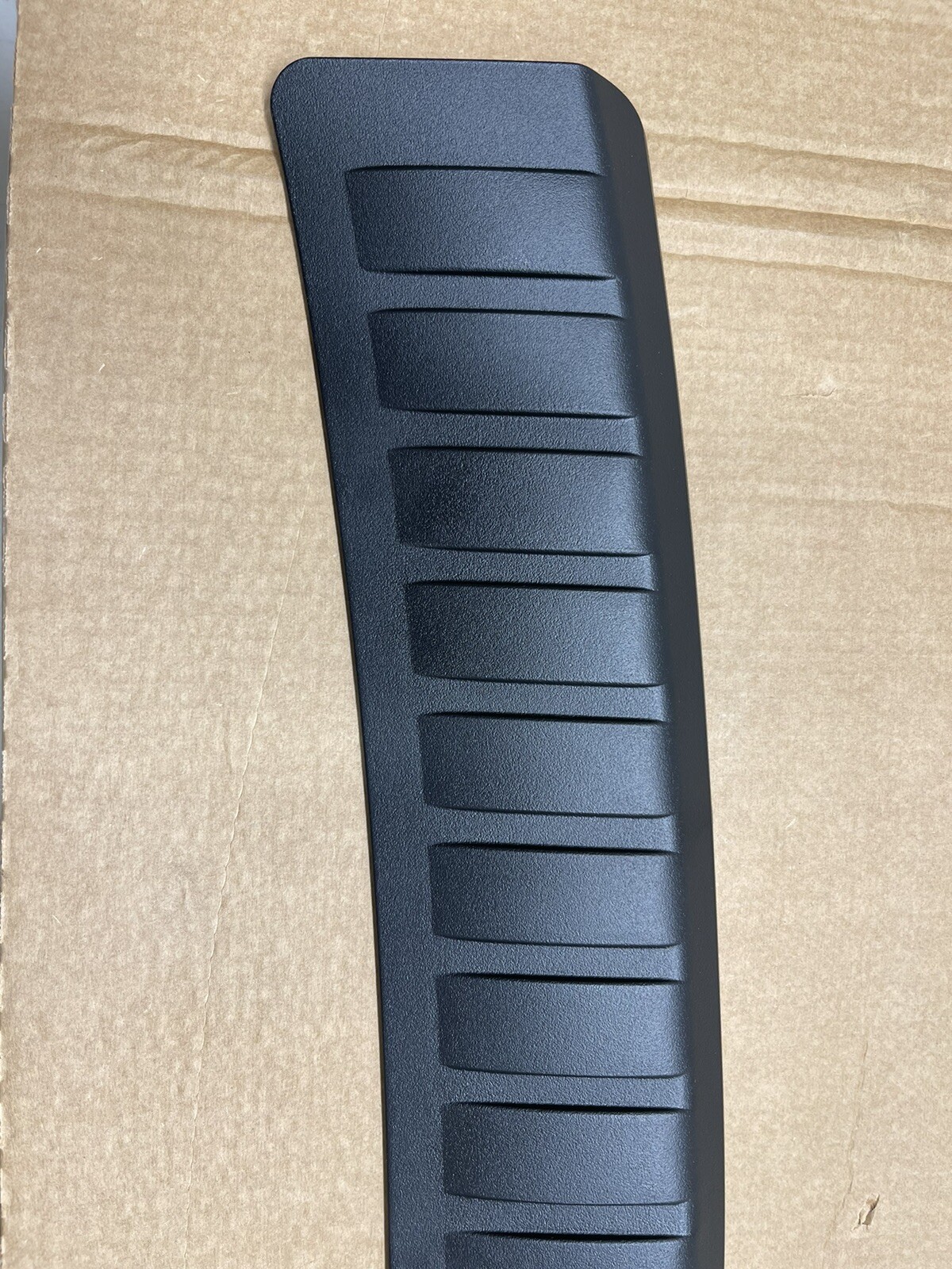 NISSAN ROGUE 20082015 REAR Bumper Step Pad / Bumper Protector OEM