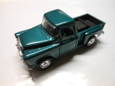 Chevrolet 3100 Stepside Truck 1955 von New Ray Models in 1:32 neu