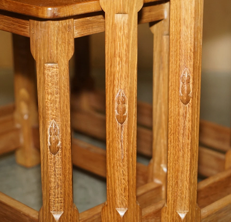 IMPRESIONANTES MESAS AUXILIARES ROBERT MOUSEMAN THOMPSON NIDO DE ROBLE REBABAS PEQUEÑAS AÑOS 70 Foto 3 de 4