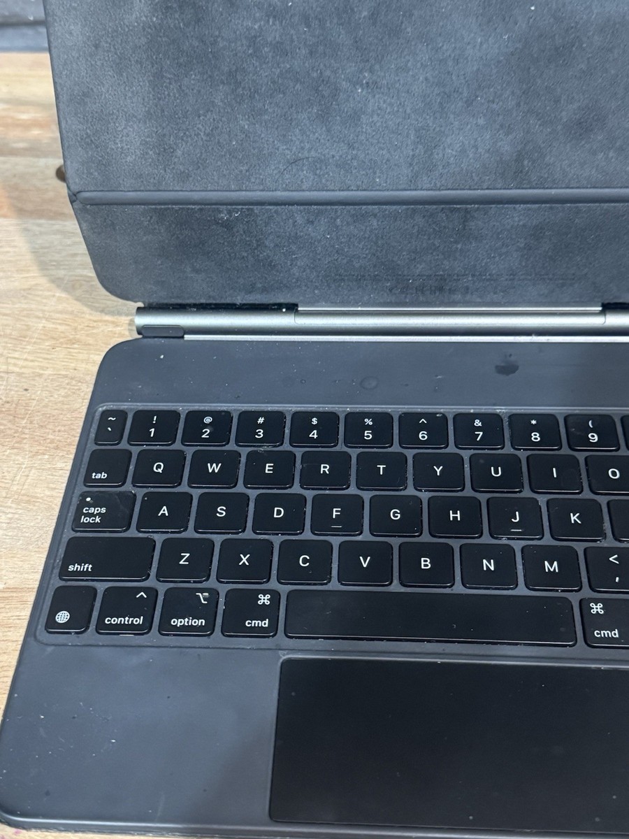 Apple Magic Keyboard 11