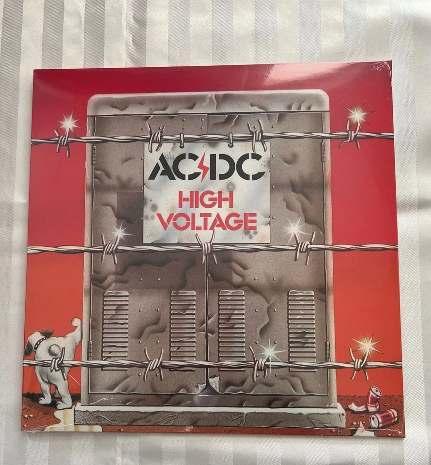 AC/DC High Voltage + T.N.T Vinyl Record Bundle - Official Pop Up Store  PWR/UP - Bild 2 von 4