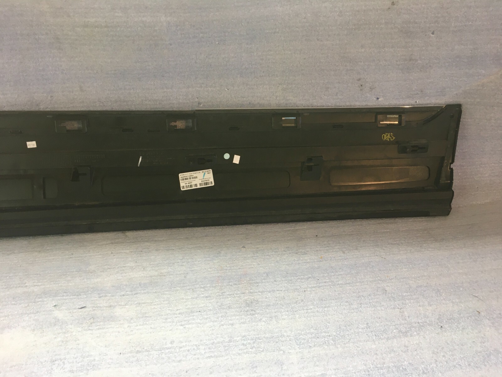 2017 Bentley Bentayga left door molding OEM