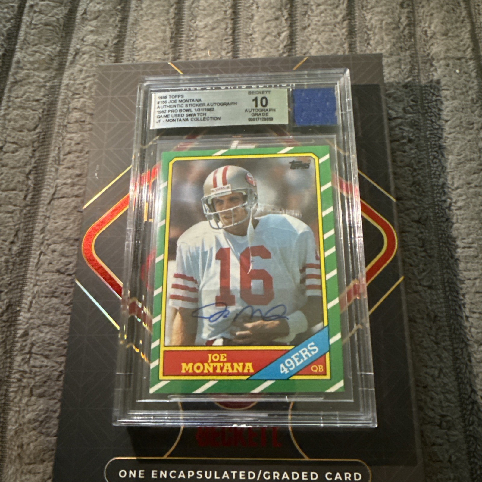 1986 Topps #156 Joe Montana Jersey Fusion 1982 Game-Used Blue Swatch BGS 10 Auto