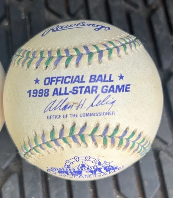Bolas de beisebol All Star Game 3 - 1998 MLB - Colorado Rockies - Autógrafo Omar Vizquel? - Imagem 2 de 4