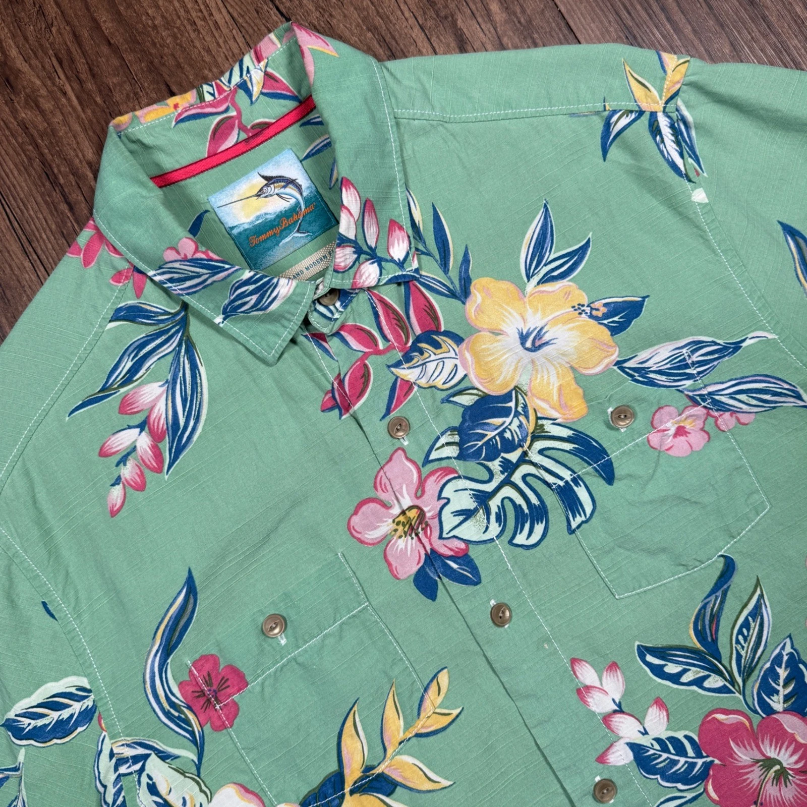 Tommy Bahama Silk Hawaiian Shirt Mens M Green Floral Tropical Island Modern