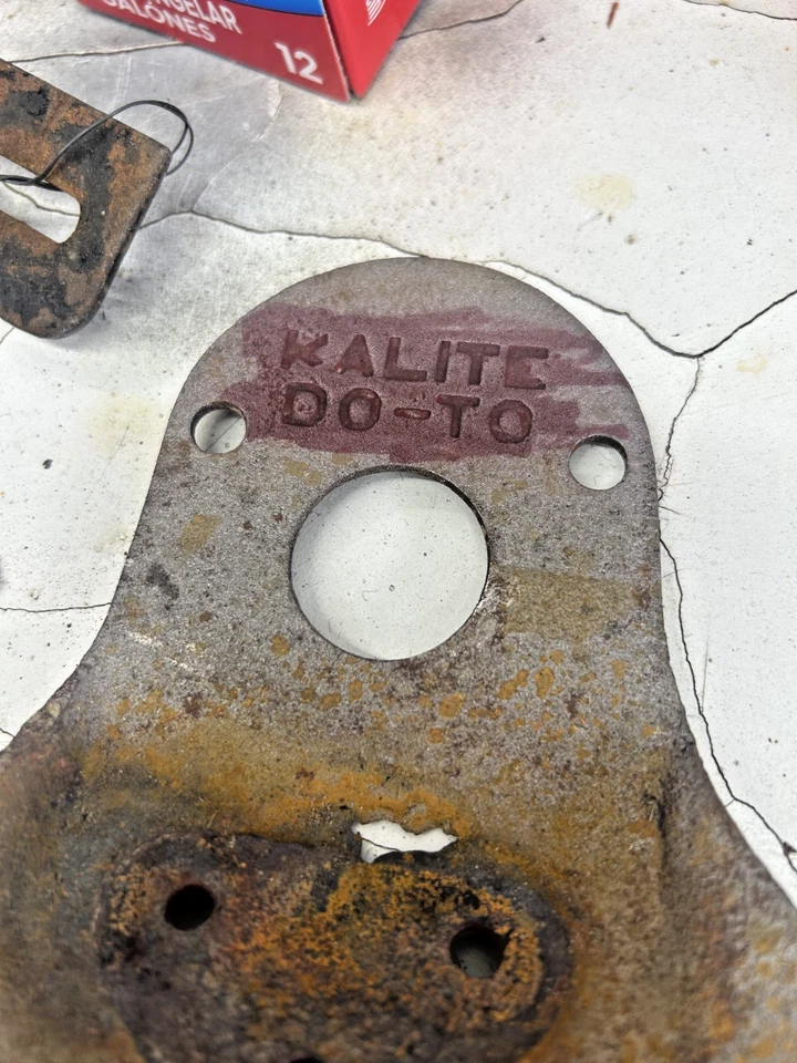 Plymouth PT50 1937 camioneta montaje de matrícula trasera Kalite Do-To Foto 4 de 4