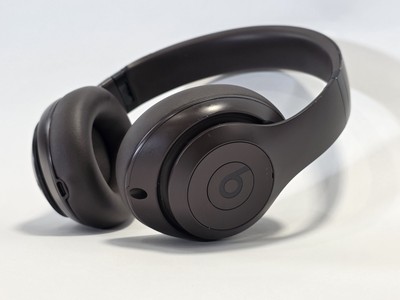 Beats Studio Pro - Wireless Noise Cancelling Headphones - Dark Brown *READ*