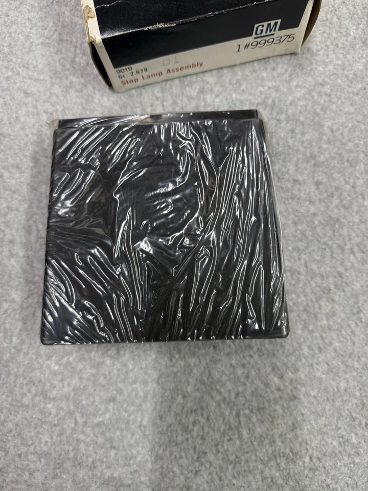 Acessório Chevrolet Camaro Firebird novo na caixa 1982 1985 lâmpada de parada de alta montagem 999375 - Imagem 4 de 4