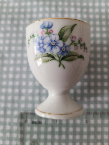 5 Vintage Japan Hand Painted Porcelain Egg Cups with gold trim Easter! - Picture 6 of 7