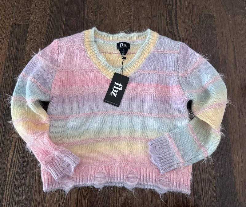 NWT Girl XL Neon Pink Rainbow BY ZOE Heart Lightweight SWEATER Pullover
