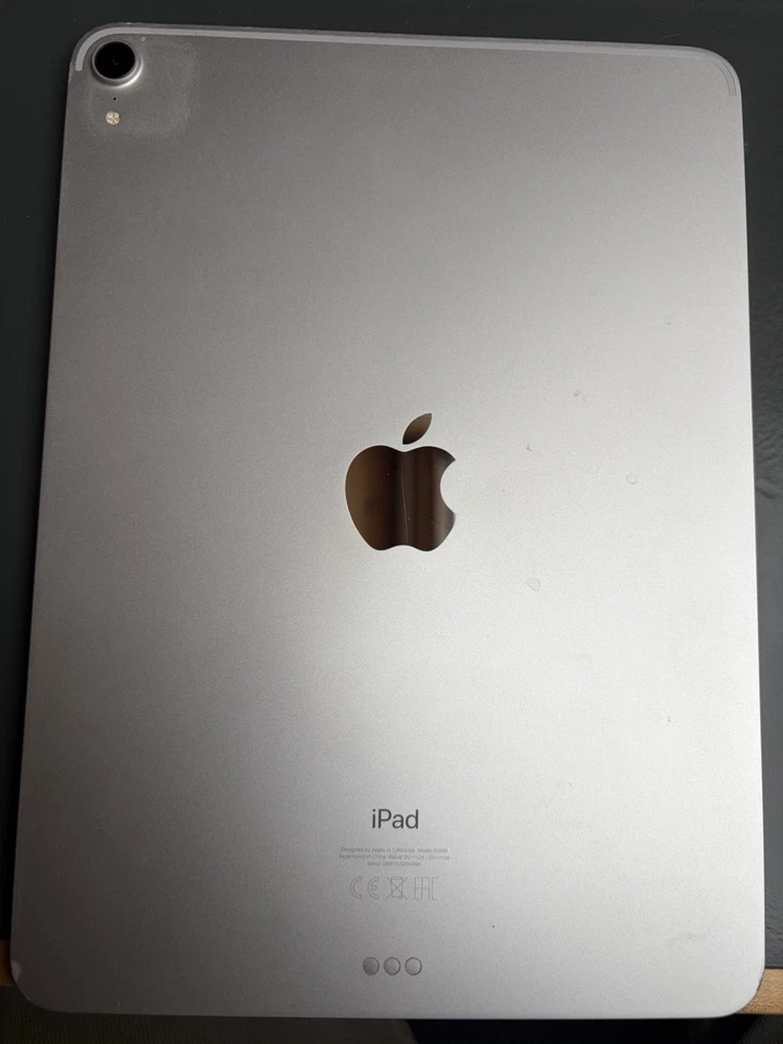Apple iPad Pro 11 Zoll mit 64GB - Silber - Top Zustand, inkl. OVP - Bild 2 von 3