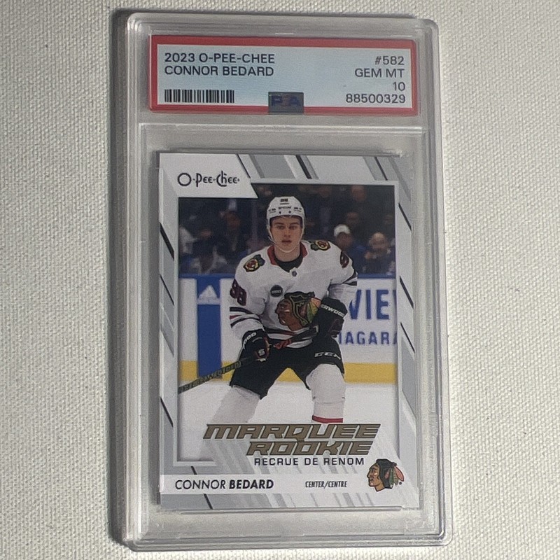O-Pee-Chee 2023-24 Marquee Rookie Connor Bedard Blackhawks RC #582 PSA 10