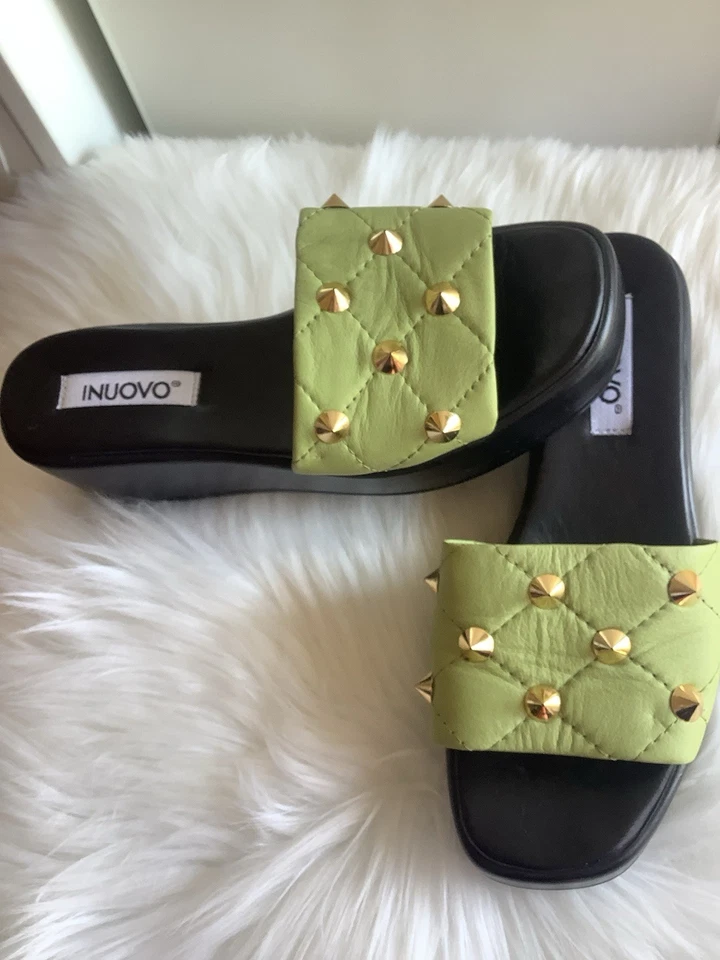 Jolies Mules cloutées Simili Cuir , très Souple  T.38  ETAT  NEUF - Photo 2/4