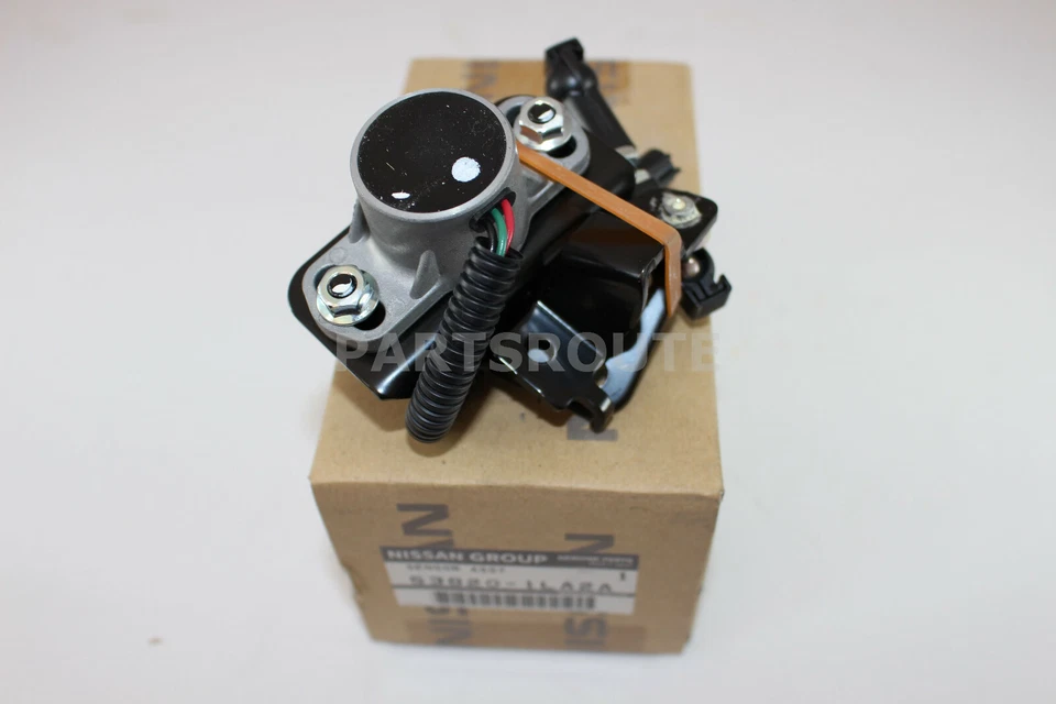 Sensor de ajuste de altura de suspensión trasera OEM Nissan Armada Infiniti QX56 QX80 Foto 3 de 4