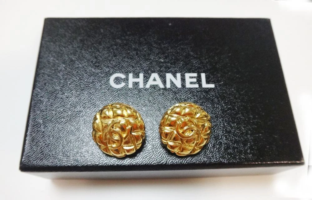 Chanel Earrings Gold Hardware Coco Mark Second Hand C-001