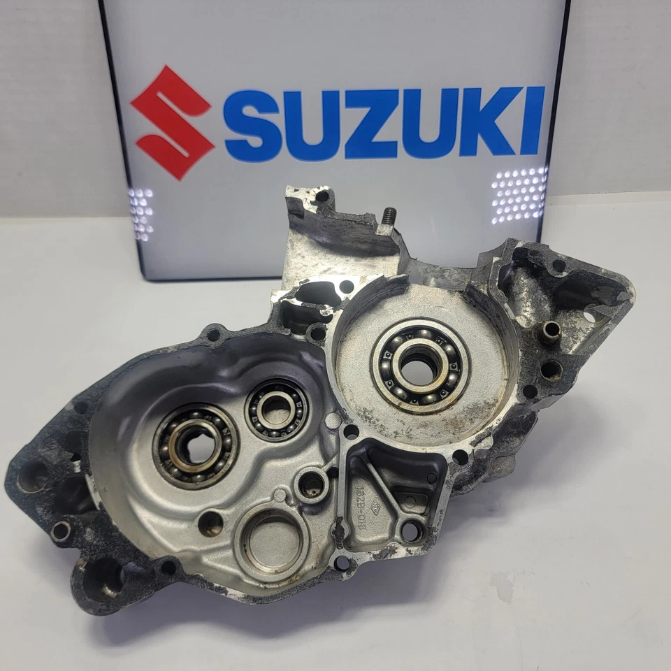 Cubierta del cárter izquierdo Suzuki RM85 2002-2003 RM 85  Foto 2 de 4