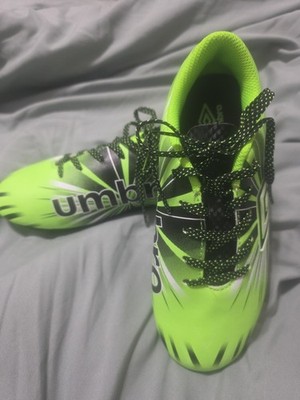 NEW no box UMBRO Soccer cleats Size 2