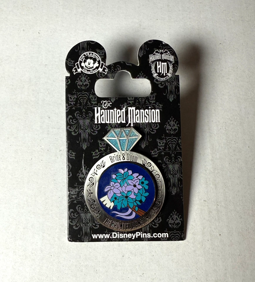 Conjunto de 4 Pinos Disney Haunted Mansion - Madame Leota/Anel de Noiva/Caixa de Chapéu Fantasma/Morcego - Imagem 4 de 4