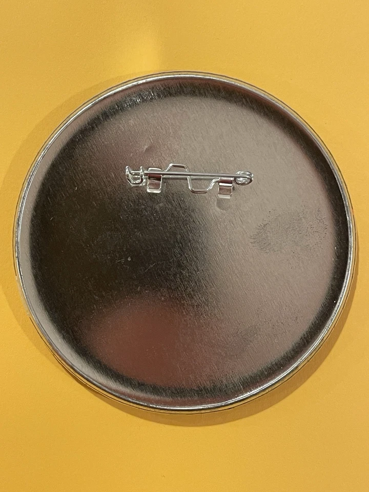 Vintage 2000 World Series Button Pin Subway Series NY Yankees NYMets MLB 3.5” - Image 3 of 3