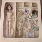 Vintage 2001 Gold Label Silkstone Barbie “Continental Holiday” Giftset NRFB/MINT
