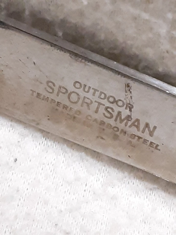 Cuchillo de caza vintage de acero al carbono templado para deportistas al aire libre con funda de cuero Foto 2 de 4