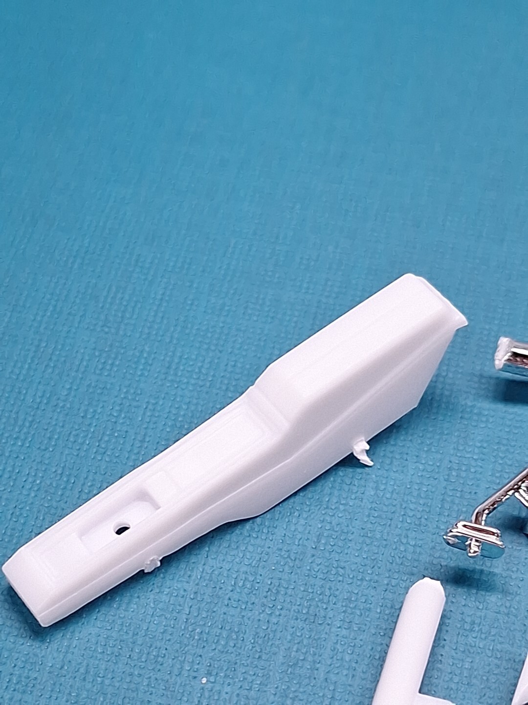 Revell AMT Ertl Monogram MPC 1/25 1969 Chevy Chevelle SS 396 Center Console