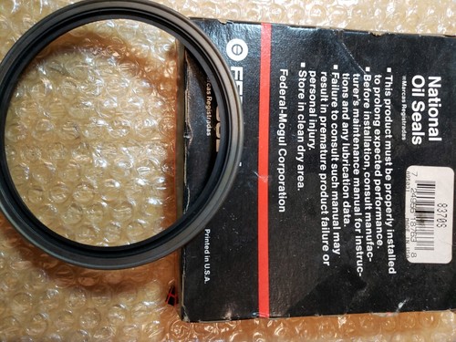 Nattional 8370S Radial Shaft Seal New In The Box! F+S! - Picture 5 of 6