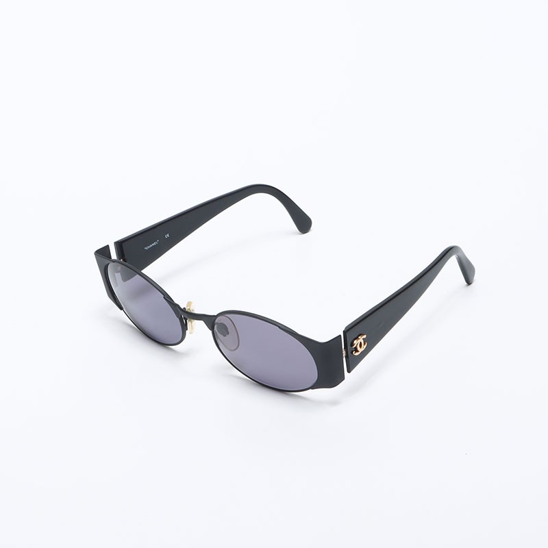 CHANEL COCO Mark black sunglasses model WS14058