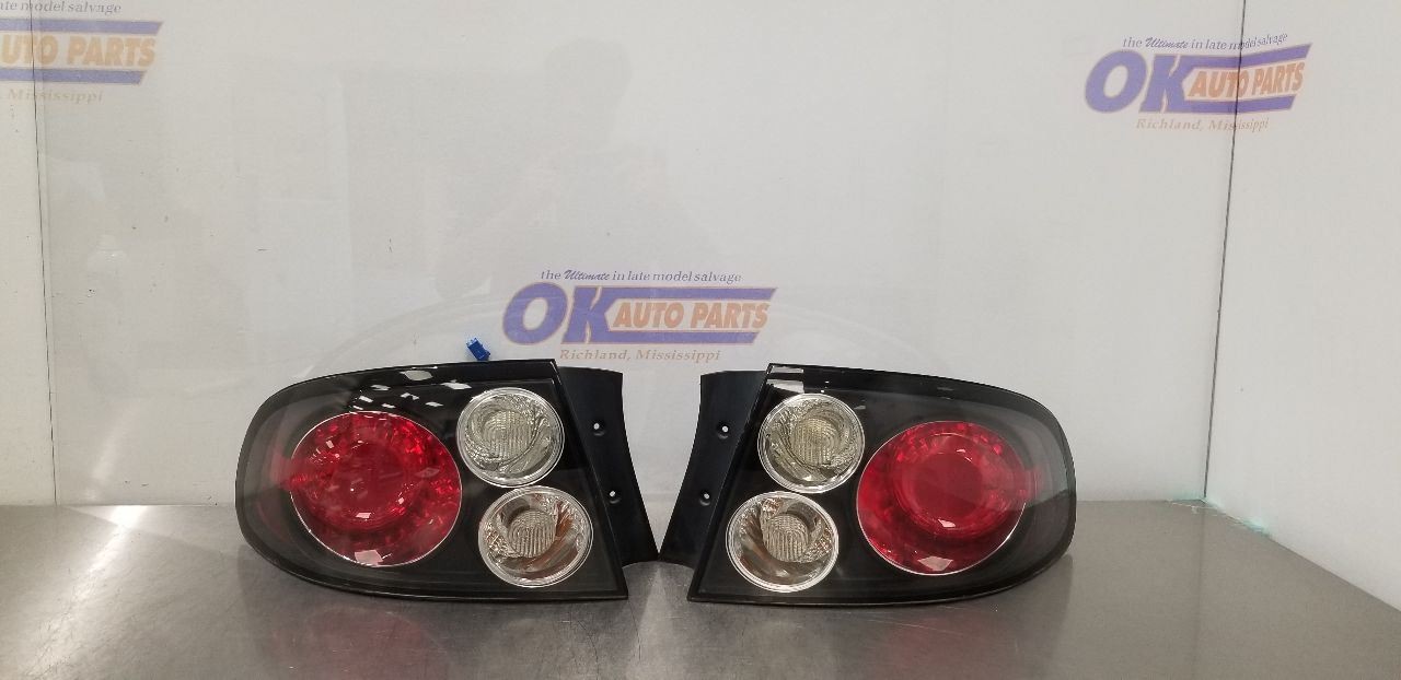 06 PONTIAC GTO TAIL LIGHT SET PAIR RIGHT LEFT