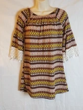 WIN WIN Half Sleeve 3/4 Sleeve Lace Tunic Top Blouse Size S-M