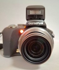 Olympus CAMEDIA SP-550UZ Digital Camera 18x Zoom 7MP Compact Gray