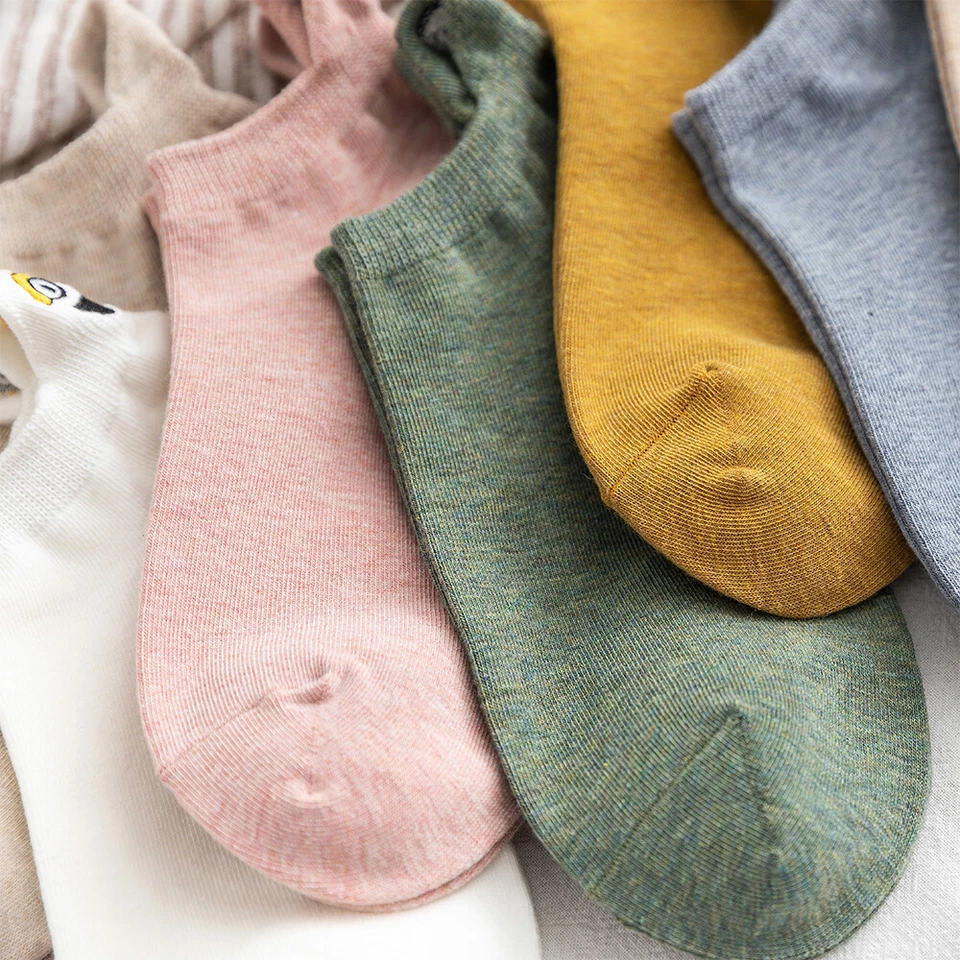 Mujeres Lindos Calcetines de Algodón Moda Dibujos Animados Calcetines al Tobillo Bordados Expresión Nuevos Foto 4 de 4