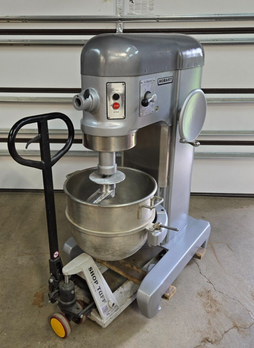 Hobart H600 60 Qt Mixer 1hp - 3Ph - 220v - With Bowl And New Hobart H600 60 Qt Mixer 1hp - 3Ph - 220v - With Bowl And New