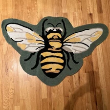 FRONTGATE SHAPED BEE HOOLED DOOR MAT 30" x 48” SAGE/WHITE NWT