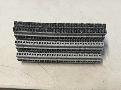 Lot of 34 Phoenix Contact 3214262 Terminal Block New no box MN STOCK