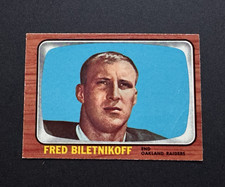 Topps 1966 Fred Biletnikoff Oakland Raiders #104 Rookie Football Card. rookie card picture