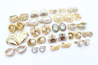 Ohrclips goldfarben simulierte Perlen Stein Set 80er Jahre Stil x 20