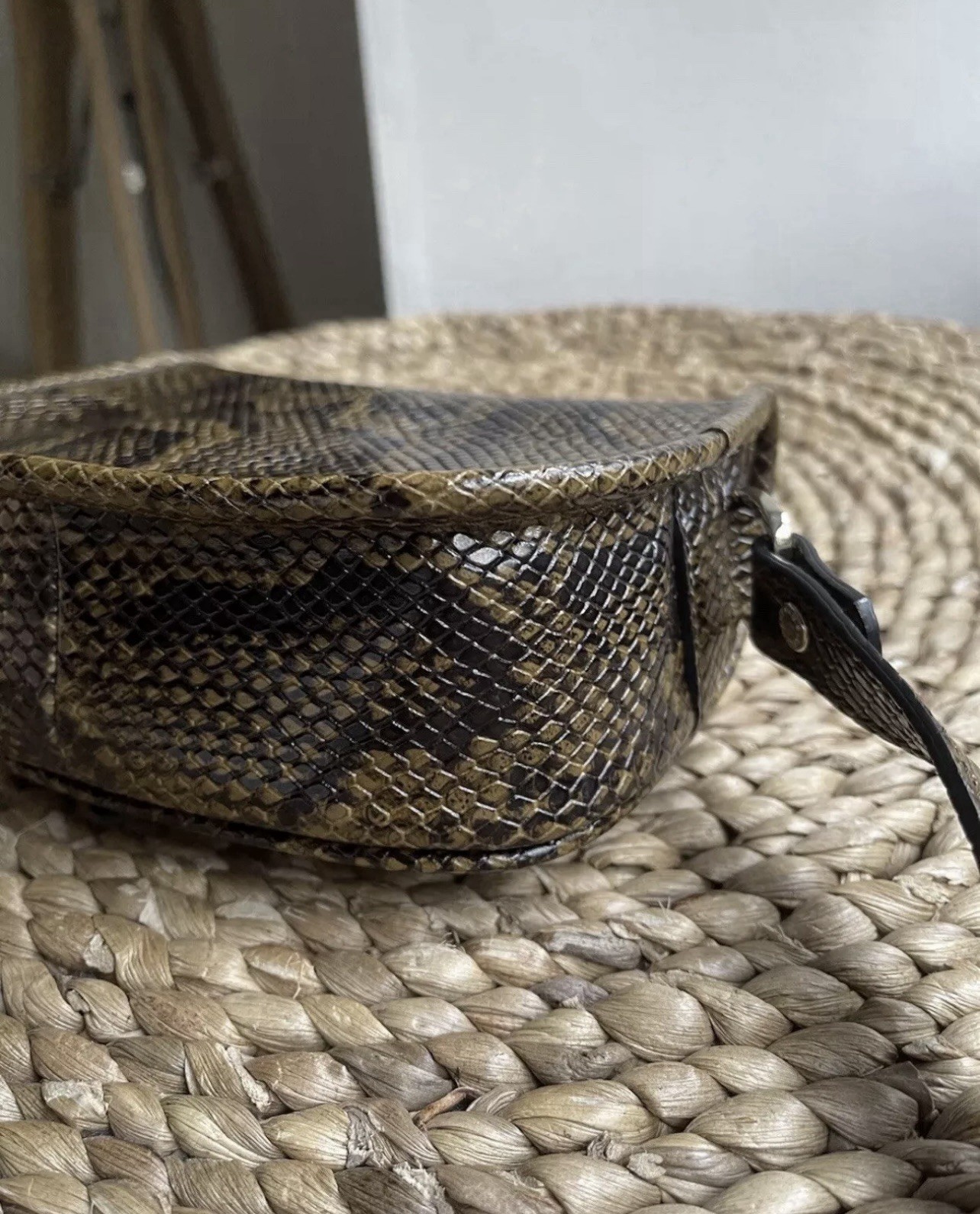 Longchamp Calfskin leather with python pattern sm… - image 10