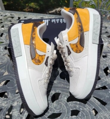 9.5 WOMEN'S NIKE AIR FORCE 1 LOW FONTANKA PHANTOM BROWN DR0151 001. 