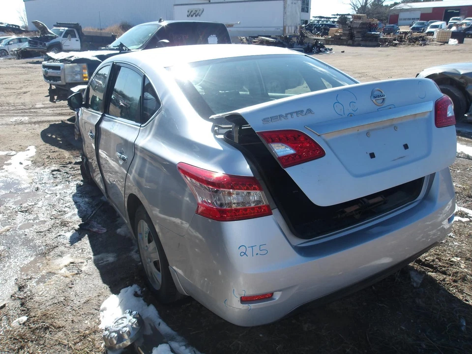 Used Front Right Lower Lower Control Arm Front fits: 2015 Nissan Sentra Front Ri Foto 3 de 4