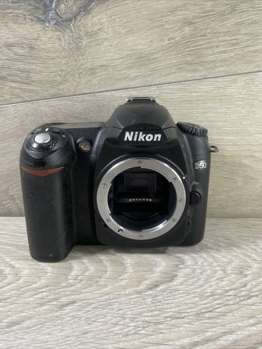 Appareil photo reflex numérique 6,1 mégapixels Nikon D50 noir (Boîtier uniquement)